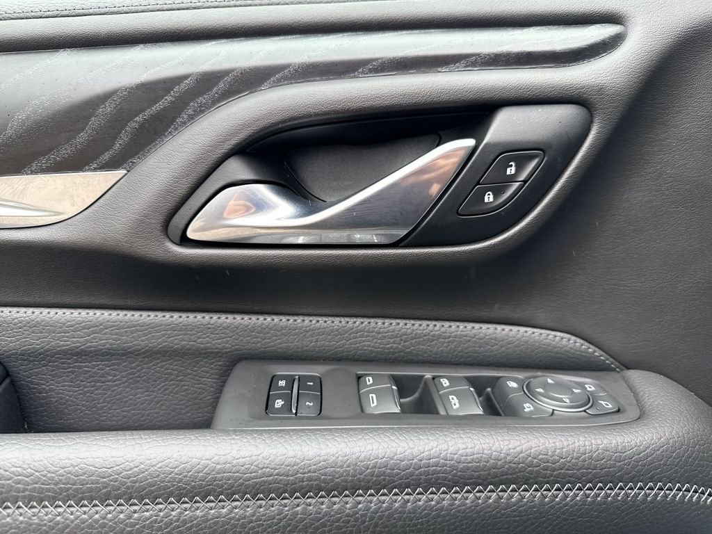 Used 2021 GMC Yukon Denali w/ Denali Premium Package image 15