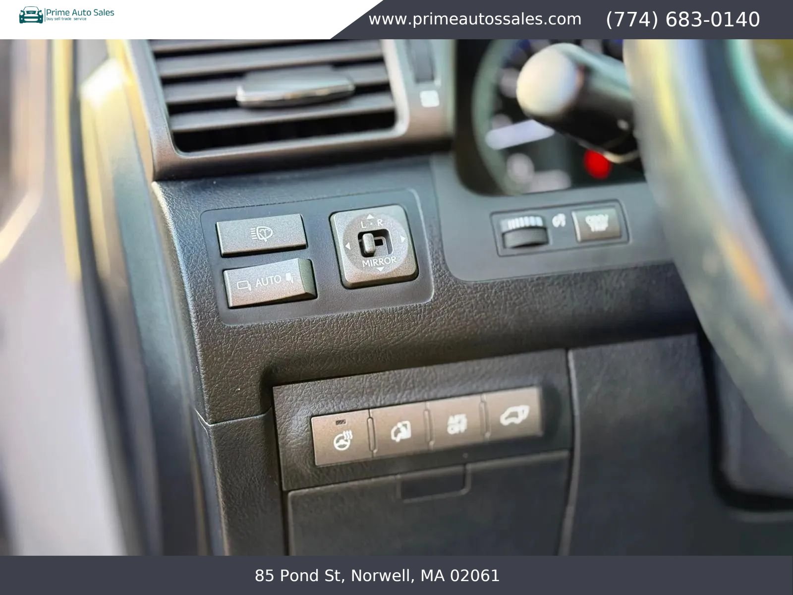 Used 2011 Lexus LX 570 4WD w/ Luxury Pkg image 24
