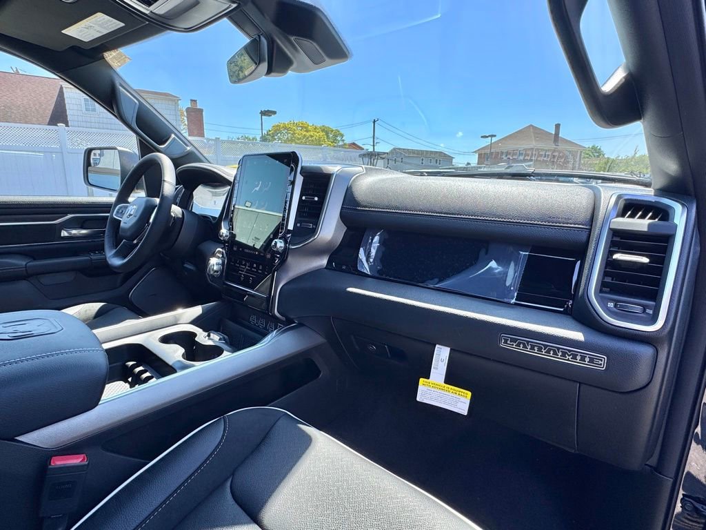 New 2026 RAM 1500 Laramie AWD/4WD image 19