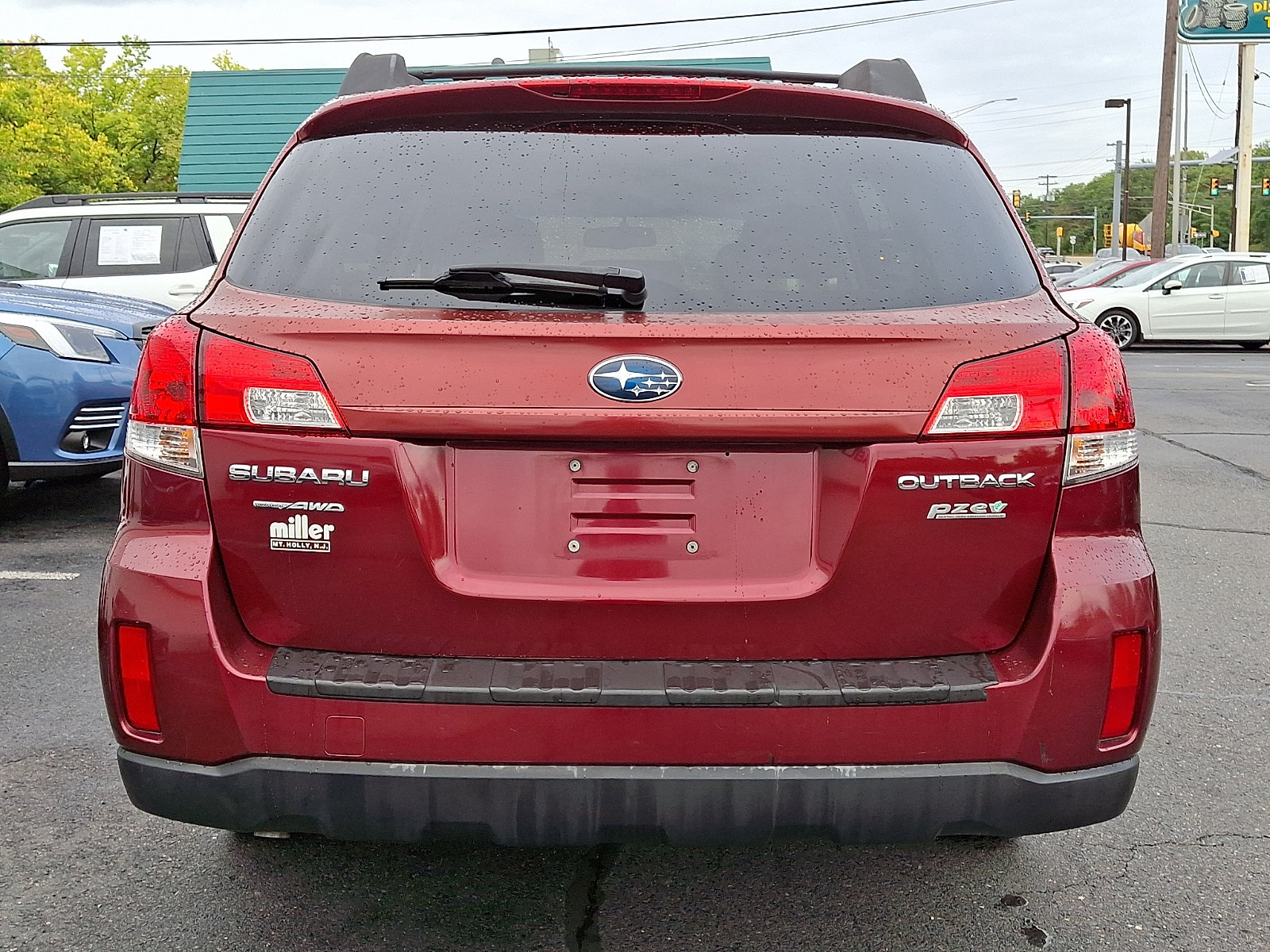 Used 2011 Subaru Outback 2.5i Premium AWD/4WD image 5