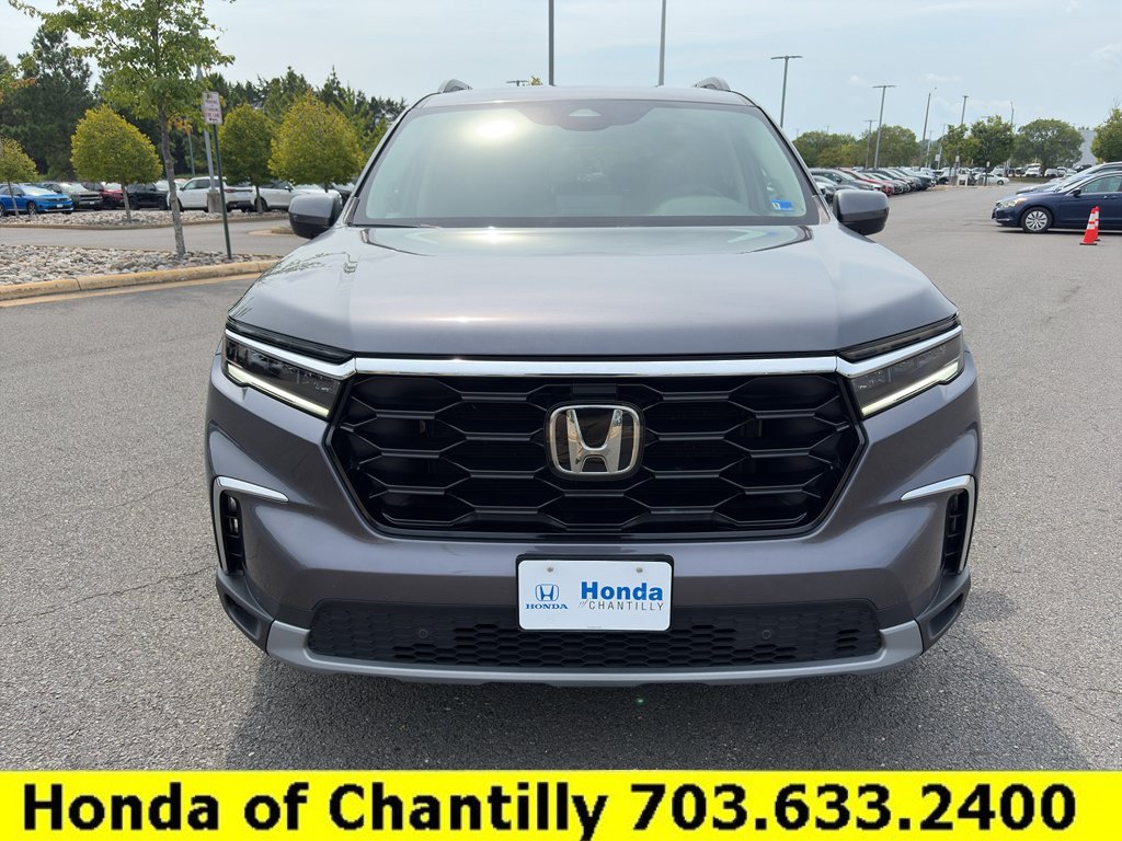 Certified 2024 Honda Pilot Touring image 2