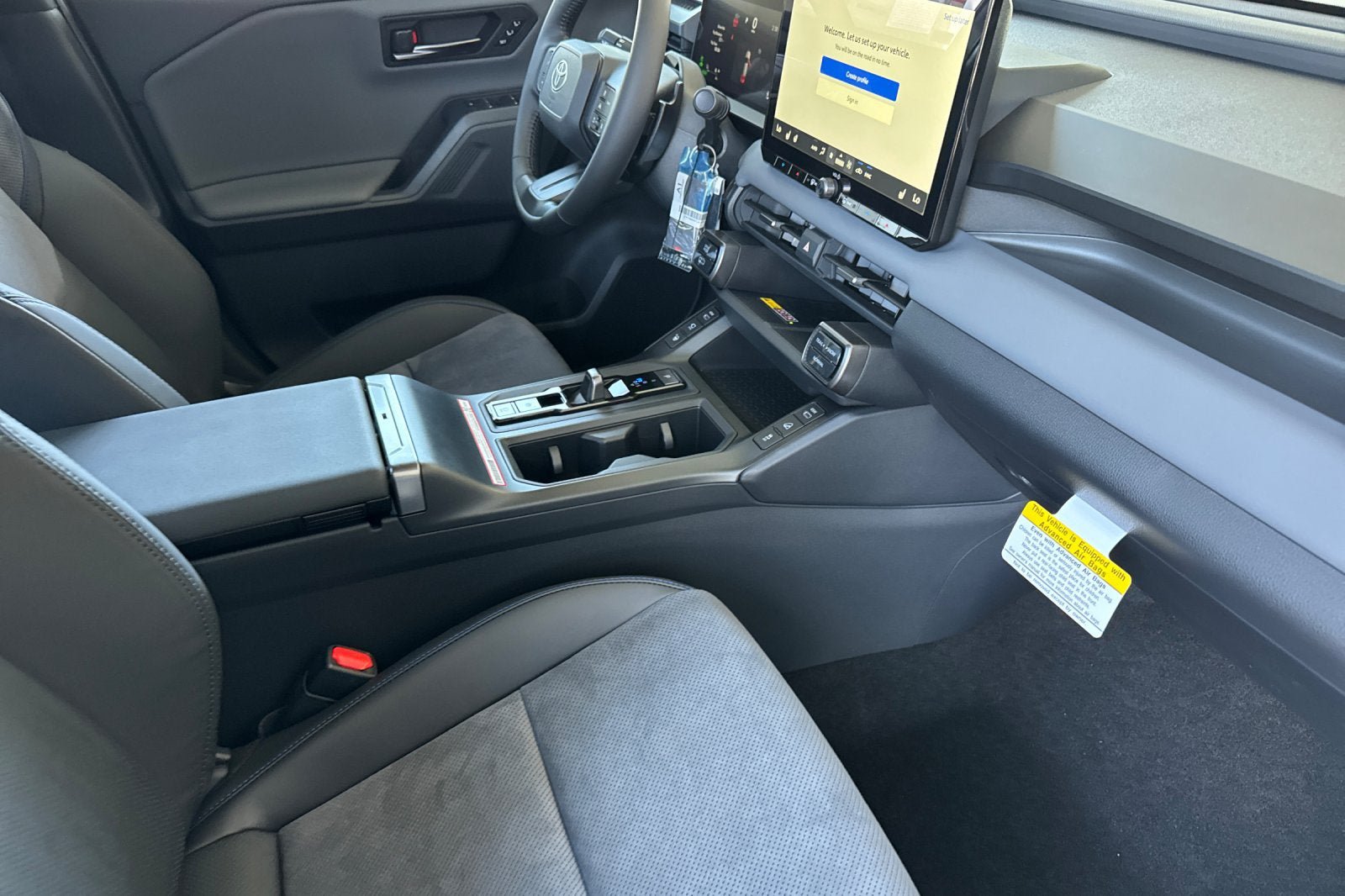 New 2026 Toyota RAV4 XSE AWD/4WD image 18