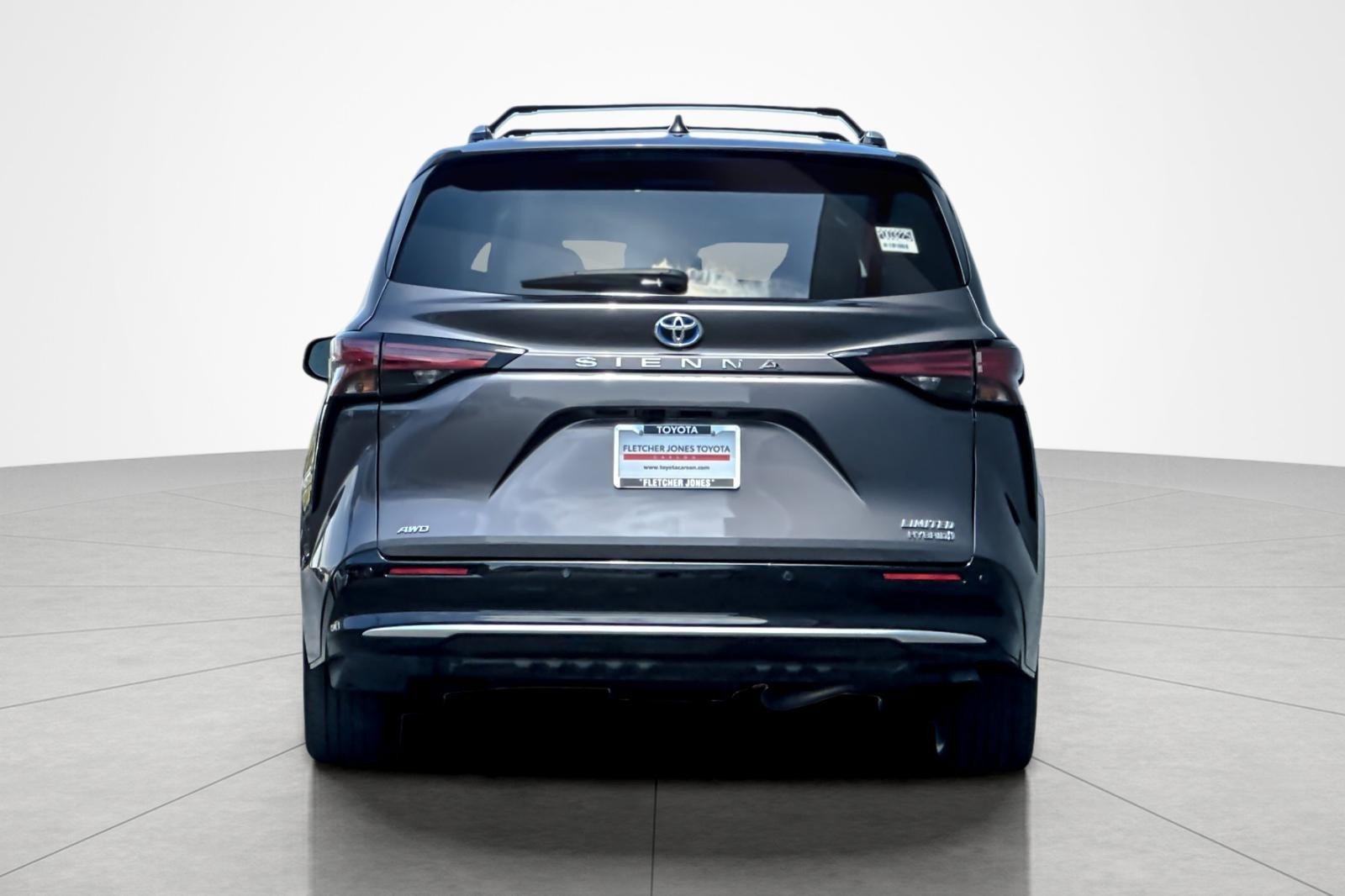 Certified 2024 Toyota Sienna Limited AWD/4WD image 4