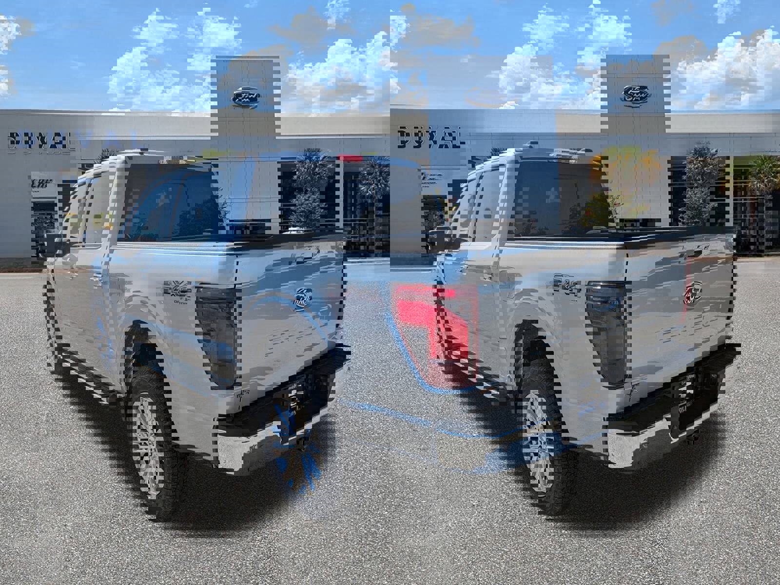 New 2025 Ford F150 XLT w/ Equipment Group 303A High image 41