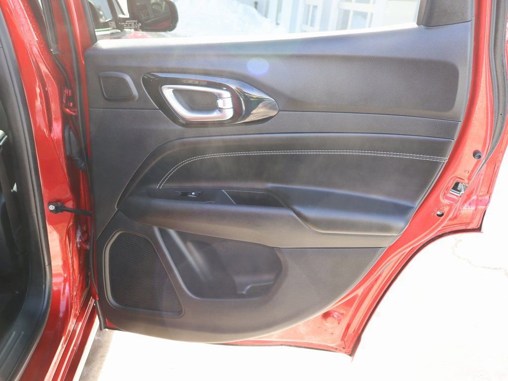 Used 2024 Jeep Compass Limited w/ High Altitude Package image 30