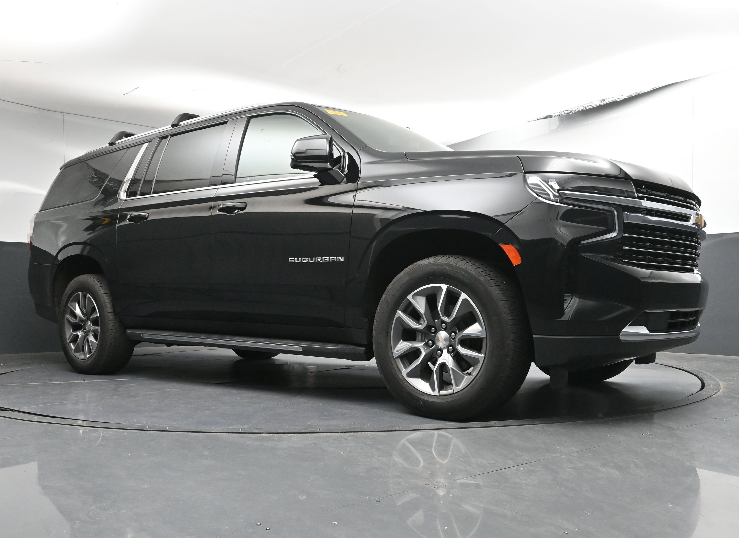 Used 2022 Chevrolet Suburban LT w/ LT Signature Package image 25