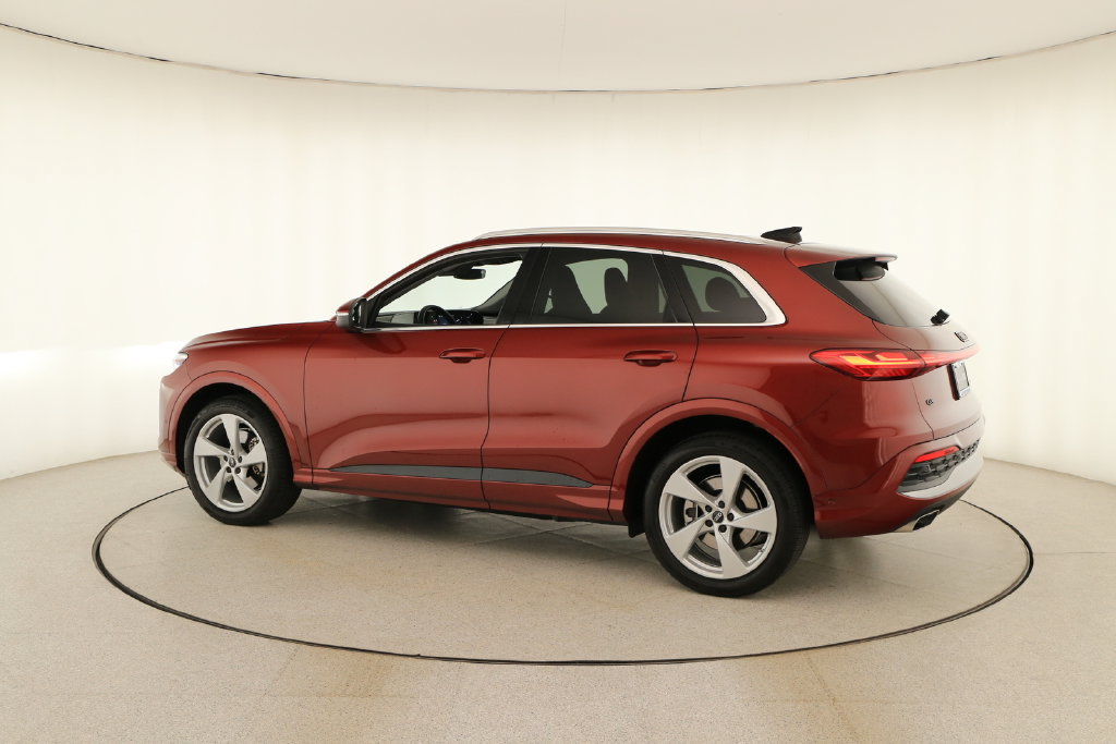 Certified 2025 Audi Q5 Prestige AWD/4WD image 3