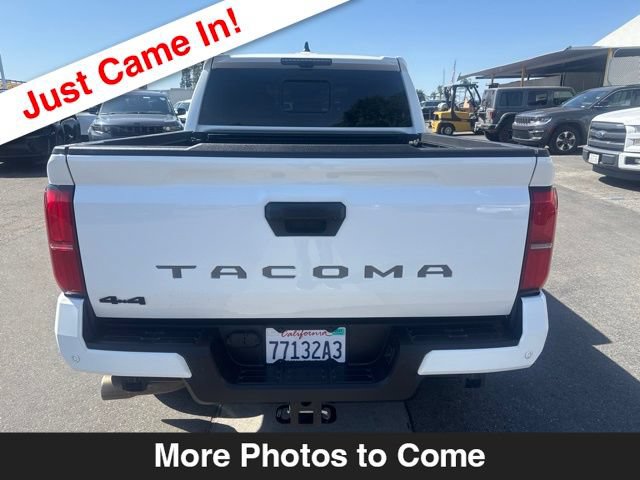 Used 2024 Toyota Tacoma TRD Sport w/ TRD Sport Premium Package AWD/4WD image 4