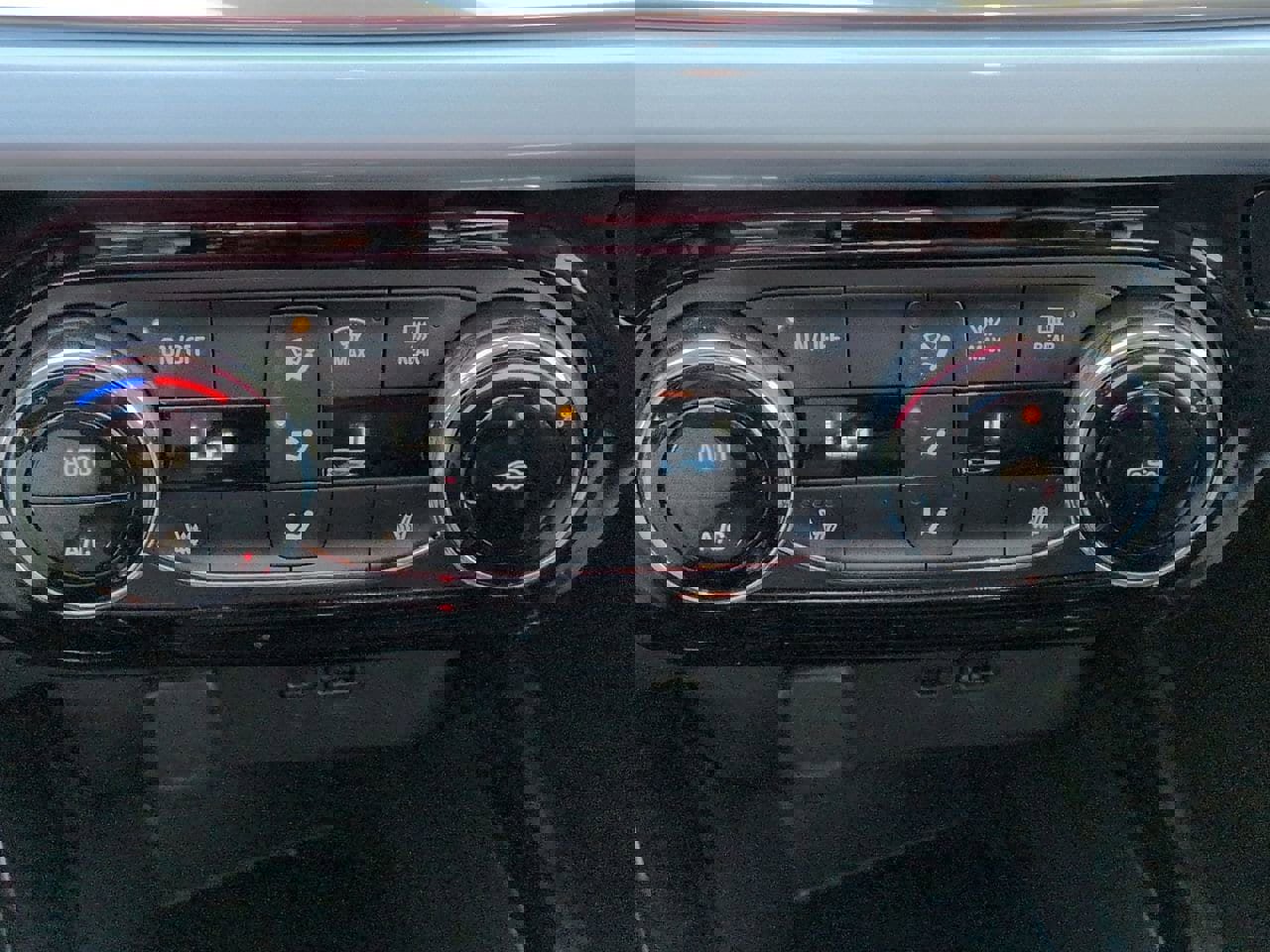 Certified 2024 Chevrolet Trax LT w/ Driver Confidence Package image 17