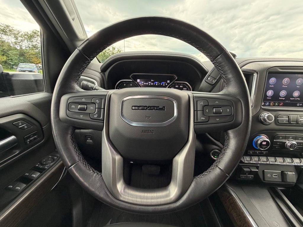 Used 2022 GMC Sierra 3500 Denali AWD/4WD image 9