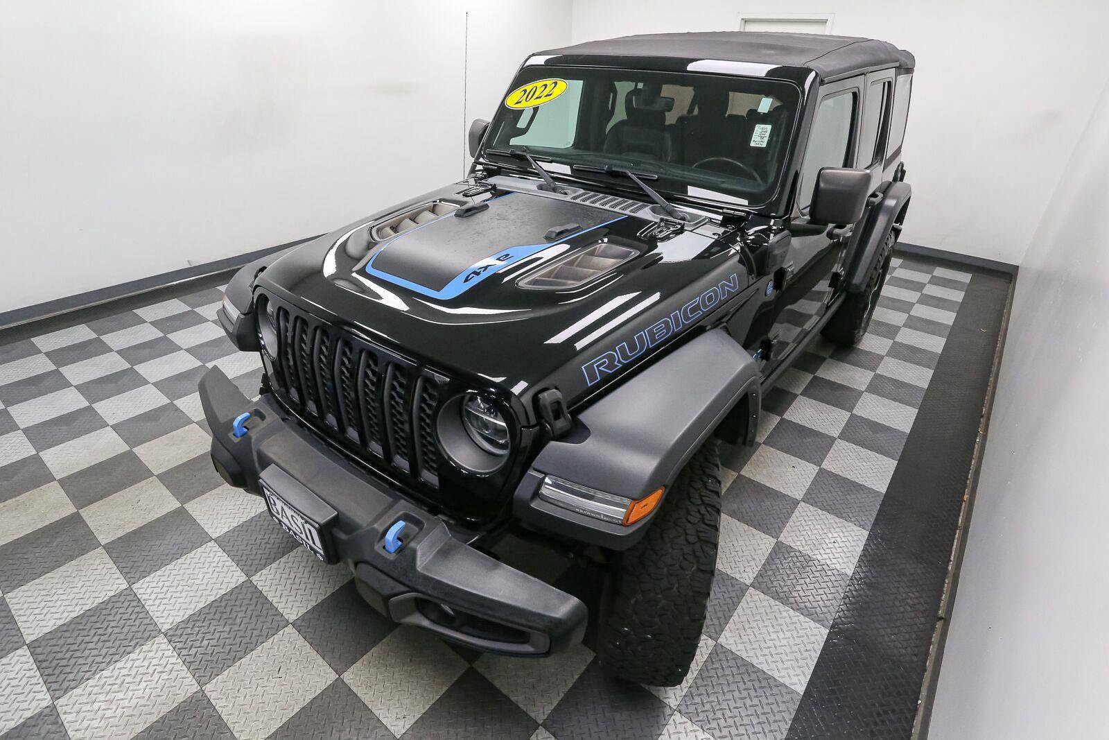 Used 2022 Jeep Wrangler Unlimited Rubicon 4xe w/ Cold Weather Group AWD/4WD image 7