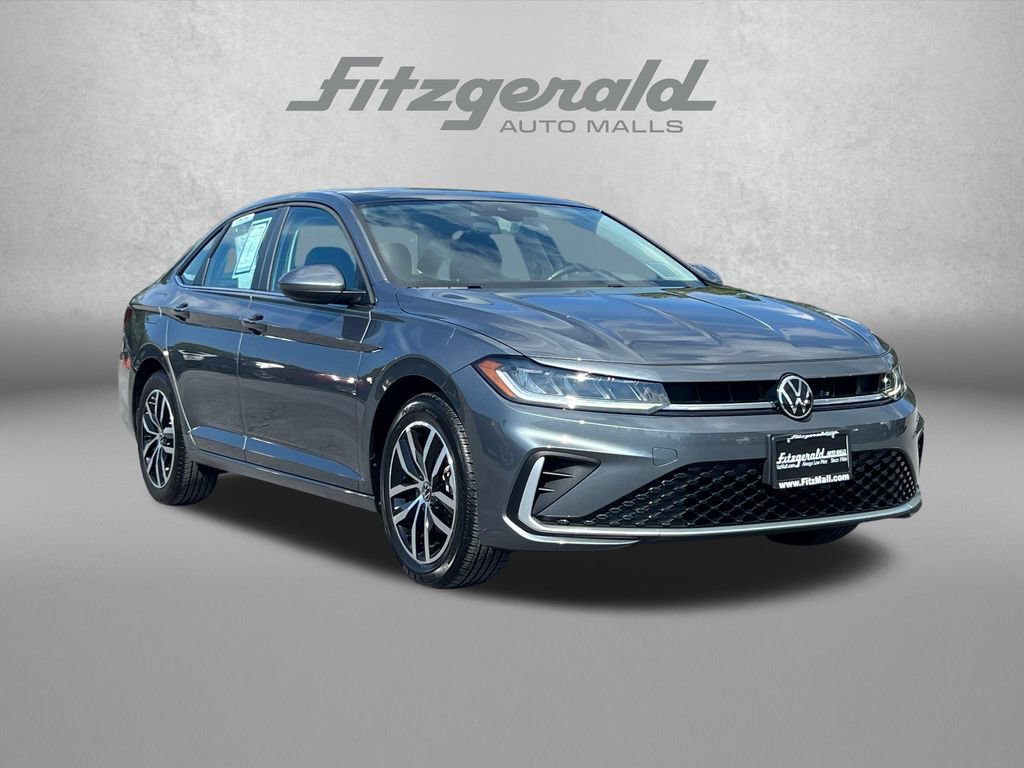 Used 2025 Volkswagen Jetta SE FWD image 1