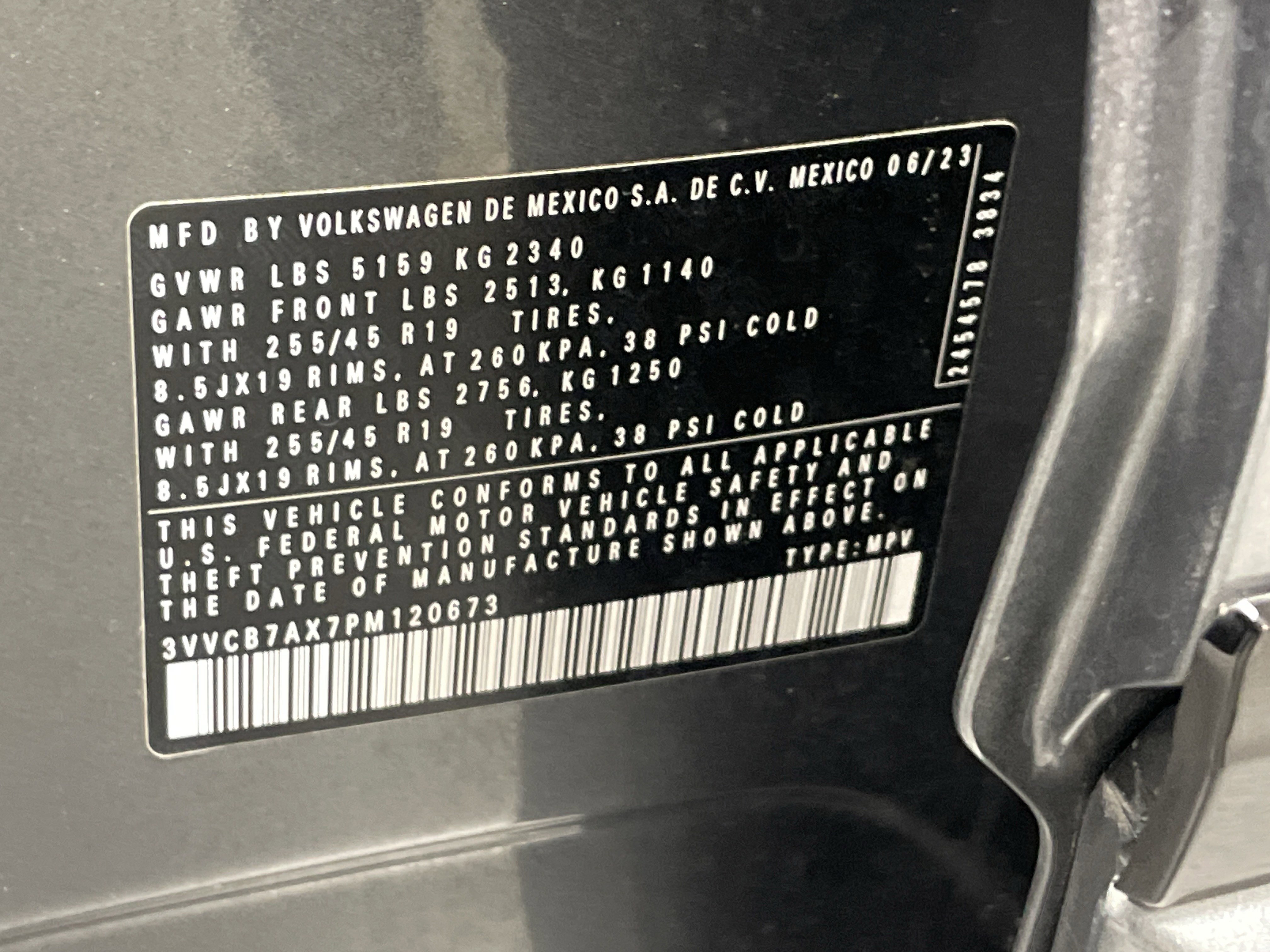 Used 2023 Volkswagen Tiguan SE R-Line FWD image 35