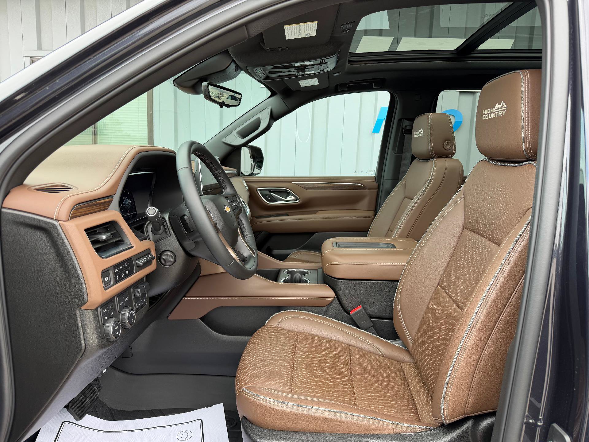 Used 2024 Chevrolet Tahoe High Country AWD/4WD image 11