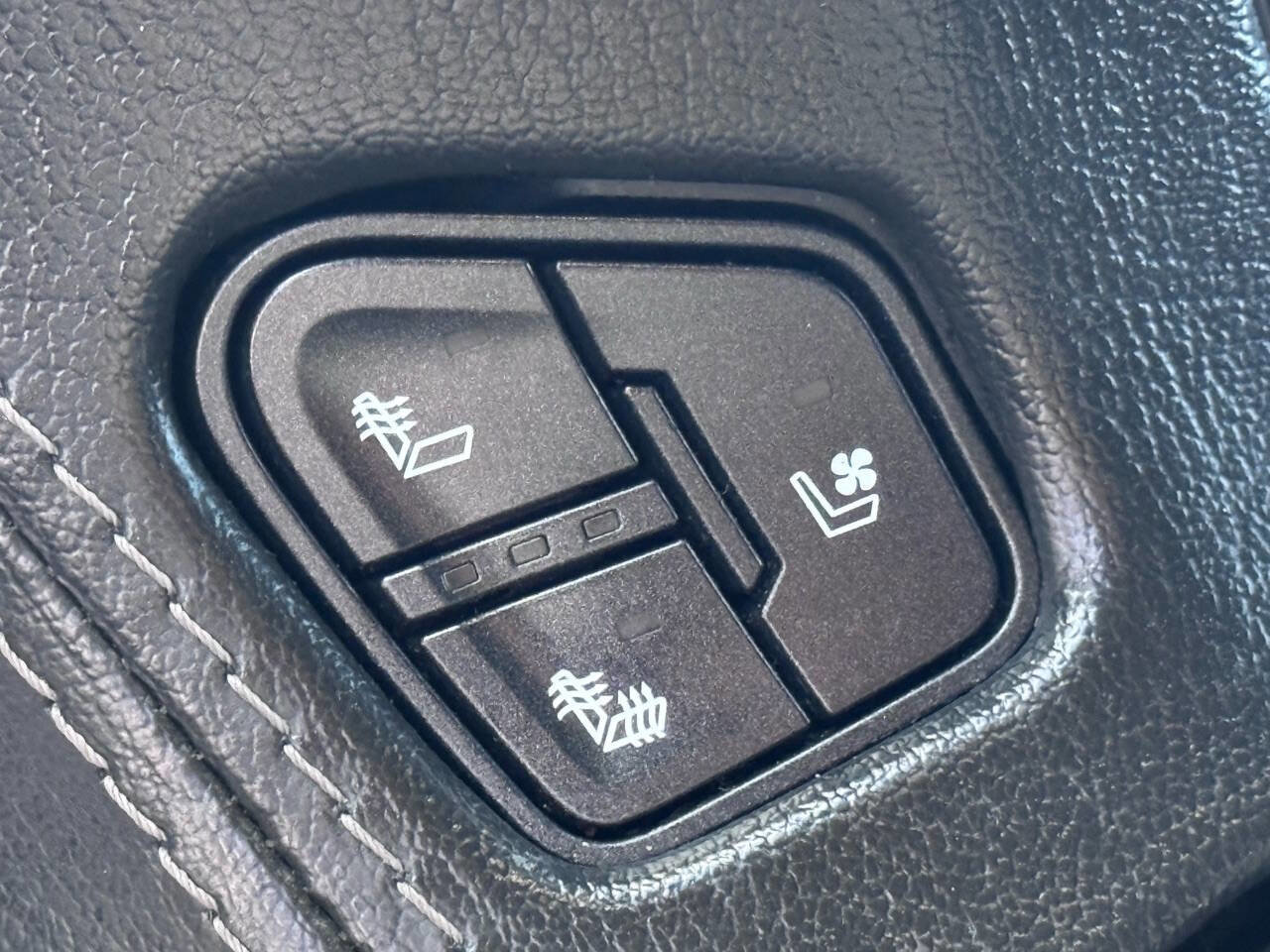 Used 2019 Chevrolet Tahoe Premier image 35