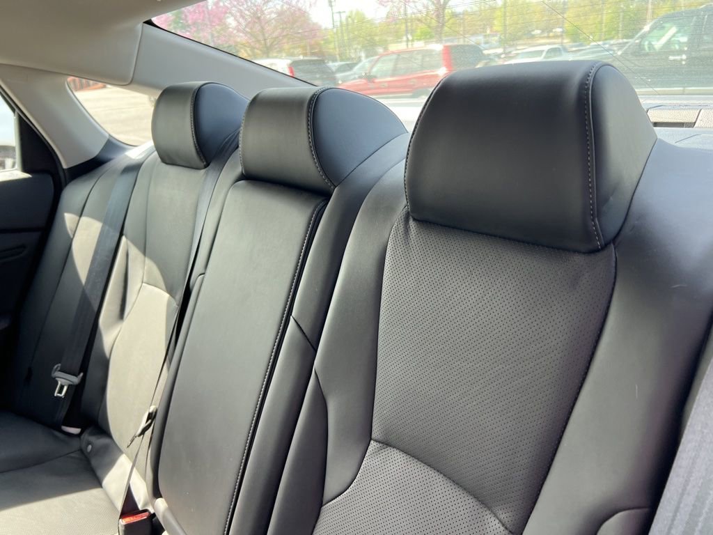 Used 2023 Honda Accord Touring image 11