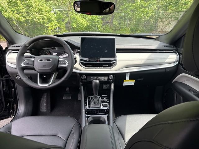 New 2025 Jeep Compass Limited image 20