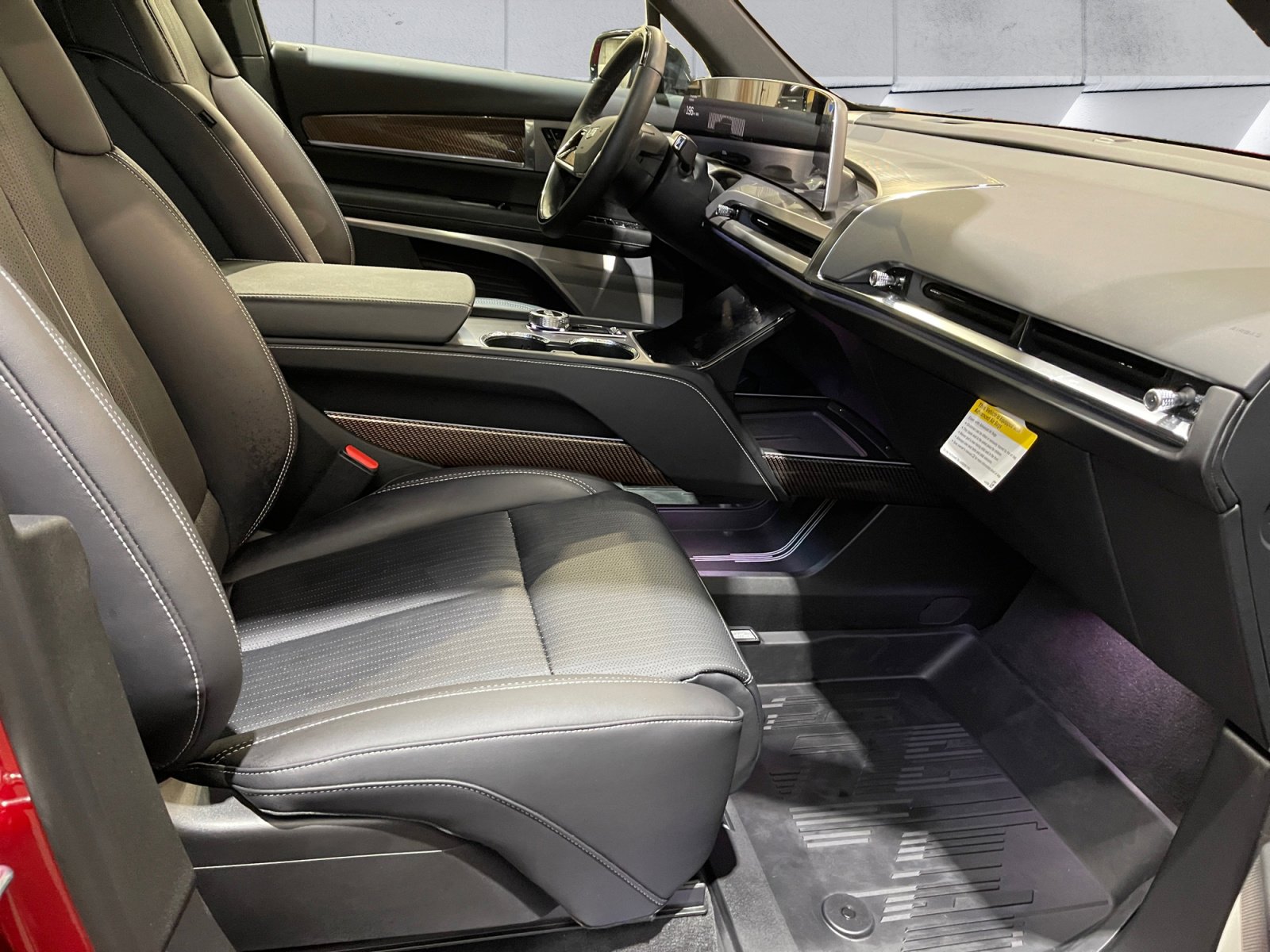 Certified 2026 Cadillac Vistiq Sport w/ LPO, Floor Liner Package image 16