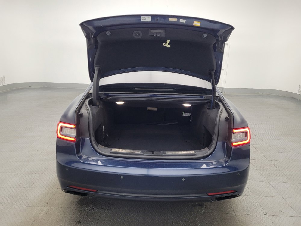 Used 2017 Lincoln Continental Select image 29