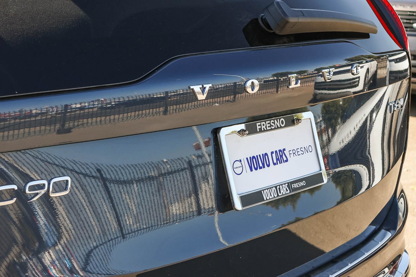 New 2026 Volvo XC90 T8 Plus w/ Protection Package Premier AWD/4WD image 12