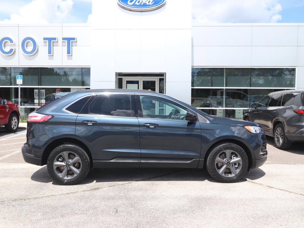 Used 2022 Ford Edge SEL w/ Sport Appearance Package AWD/4WD image 16