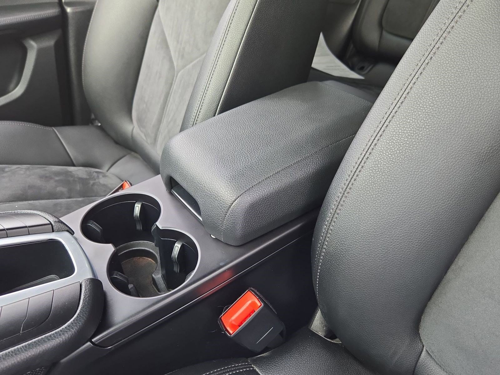 Used 2020 Porsche Macan image 27