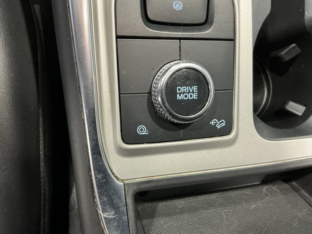 Used 2023 Ford Explorer XLT w/ Equipment Group 202A image 5