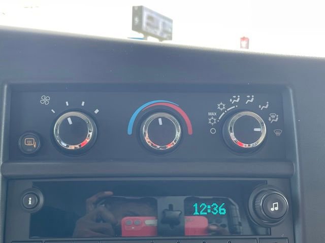 New 2025 Chevrolet Express 2500 Work Van w/ Driver Convenience Package image 4