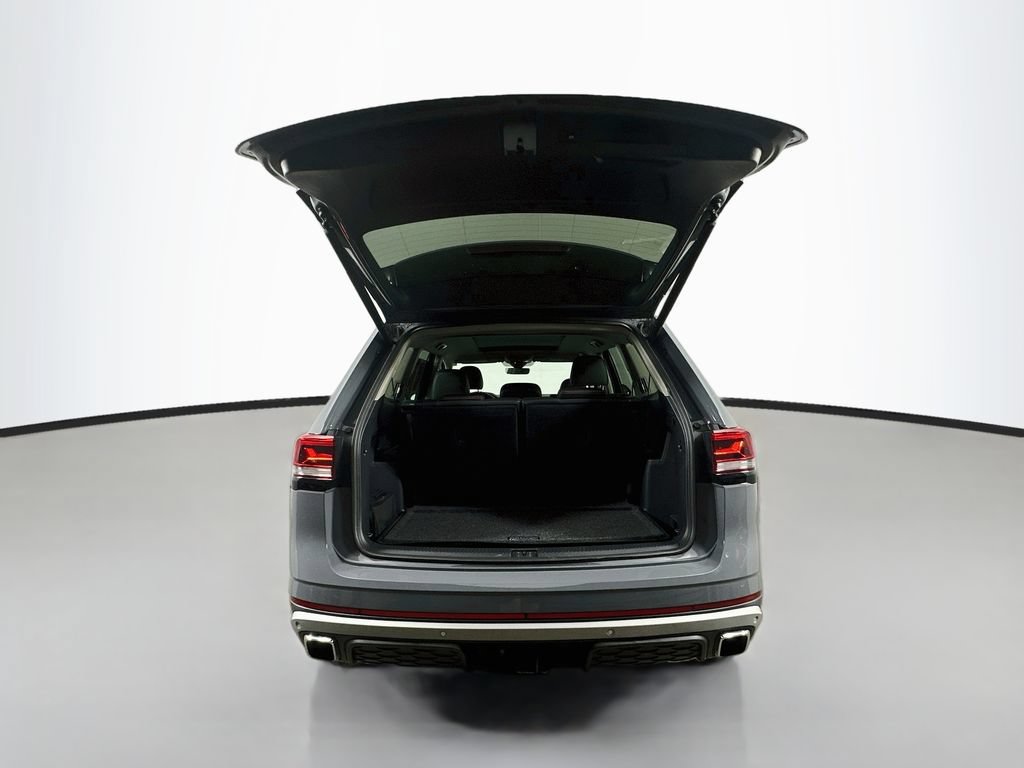 Used 2025 Volkswagen Atlas Peak Edition SE AWD/4WD image 36