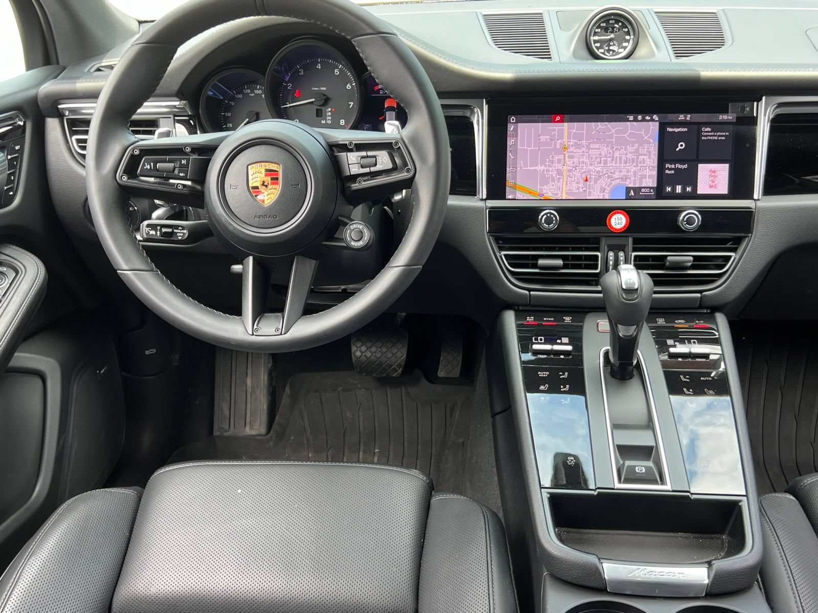 Certified 2026 Porsche Macan AWD/4WD image 16