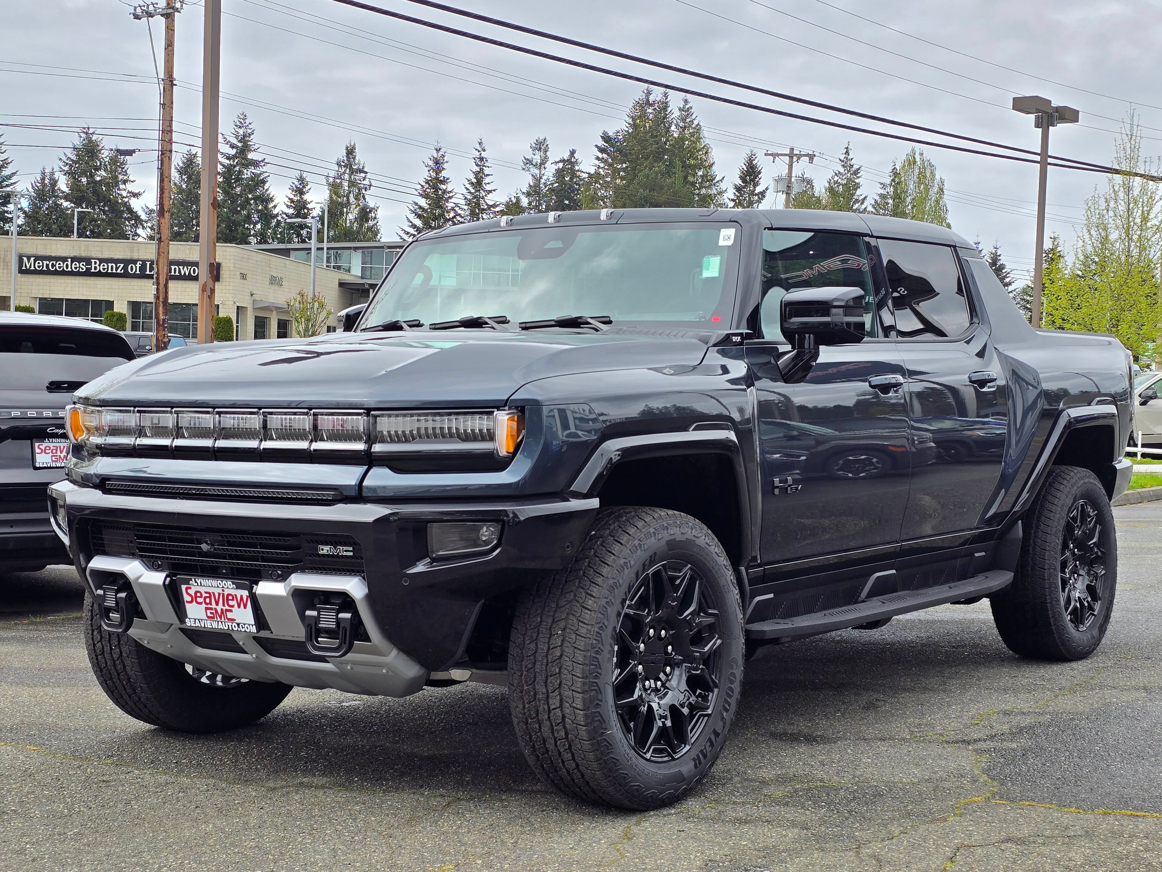 New 2026 GMC Hummer EV 4x4 Crew Cab w/ LPO, Dark Essentials Package image 3
