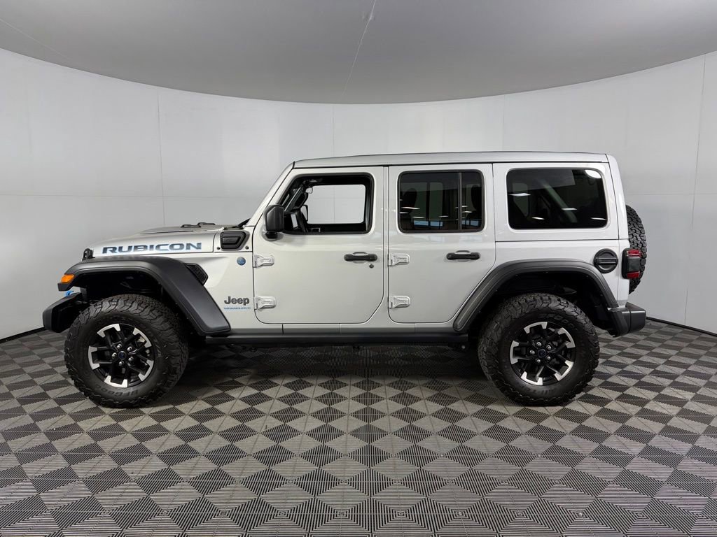 Used 2024 Jeep Wrangler Unlimited Rubicon 4xe w/ Safety Group AWD/4WD image 11