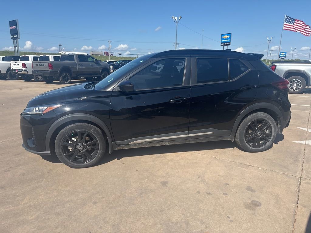 Used 2021 Nissan Kicks SR w/ SR Premium Package image 3
