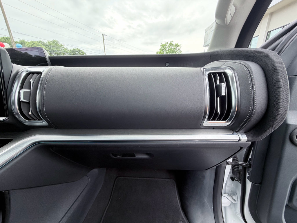 Used 2025 Ford Expedition Platinum AWD/4WD image 20
