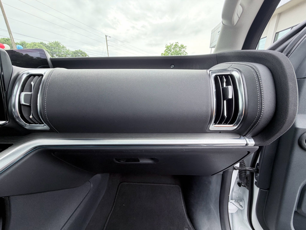 Used 2025 Ford Expedition Platinum AWD/4WD image 20
