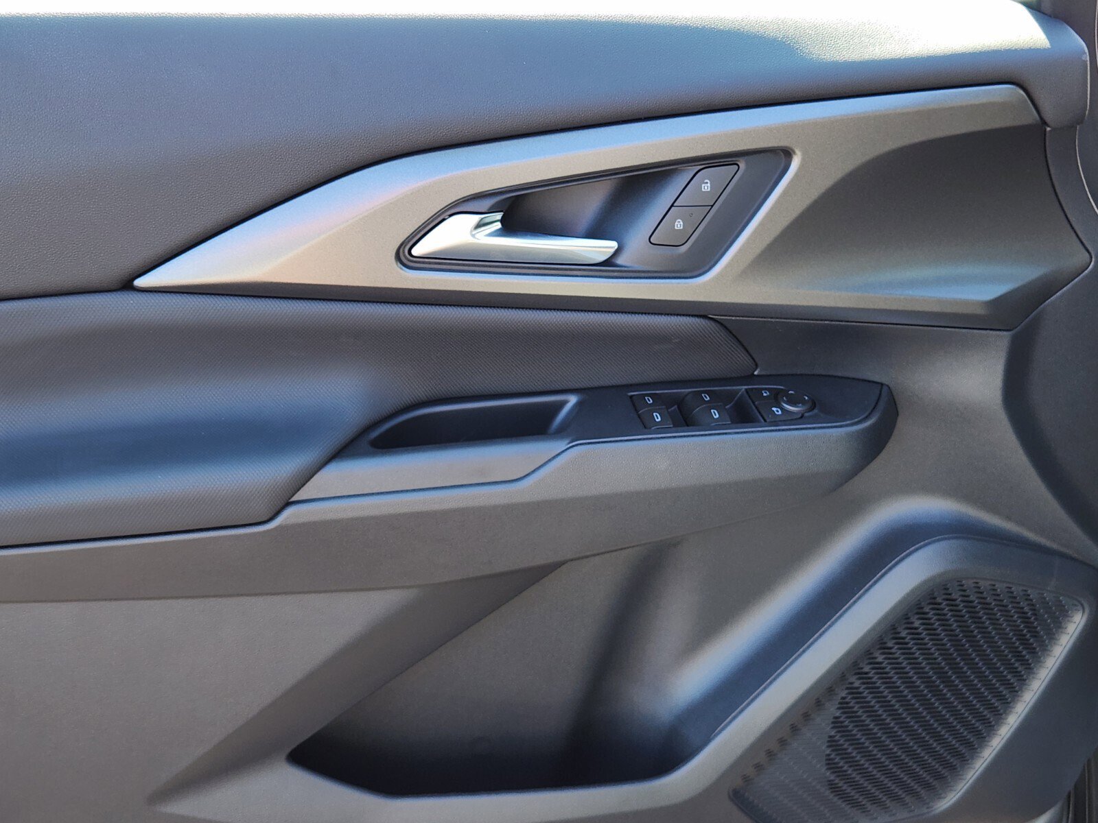 New 2026 Chevrolet Equinox EV LT w/ Comfort Package image 11