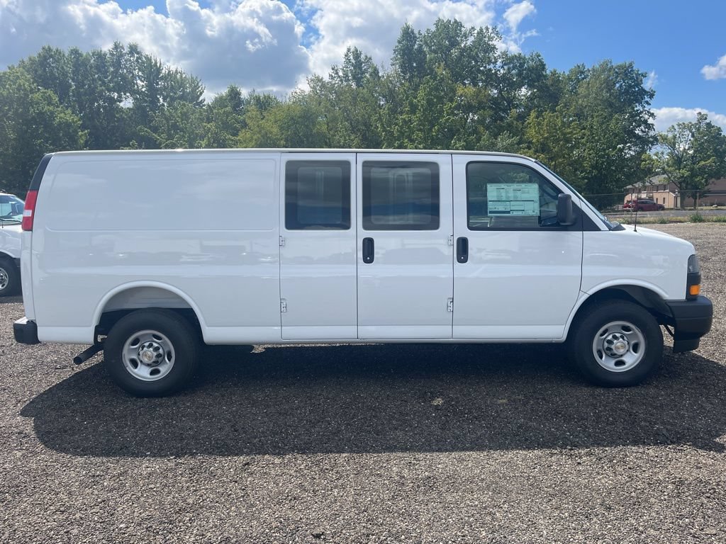 New 2025 Chevrolet Express 3500 Extended w/ Driver Convenience Package RWD image 13