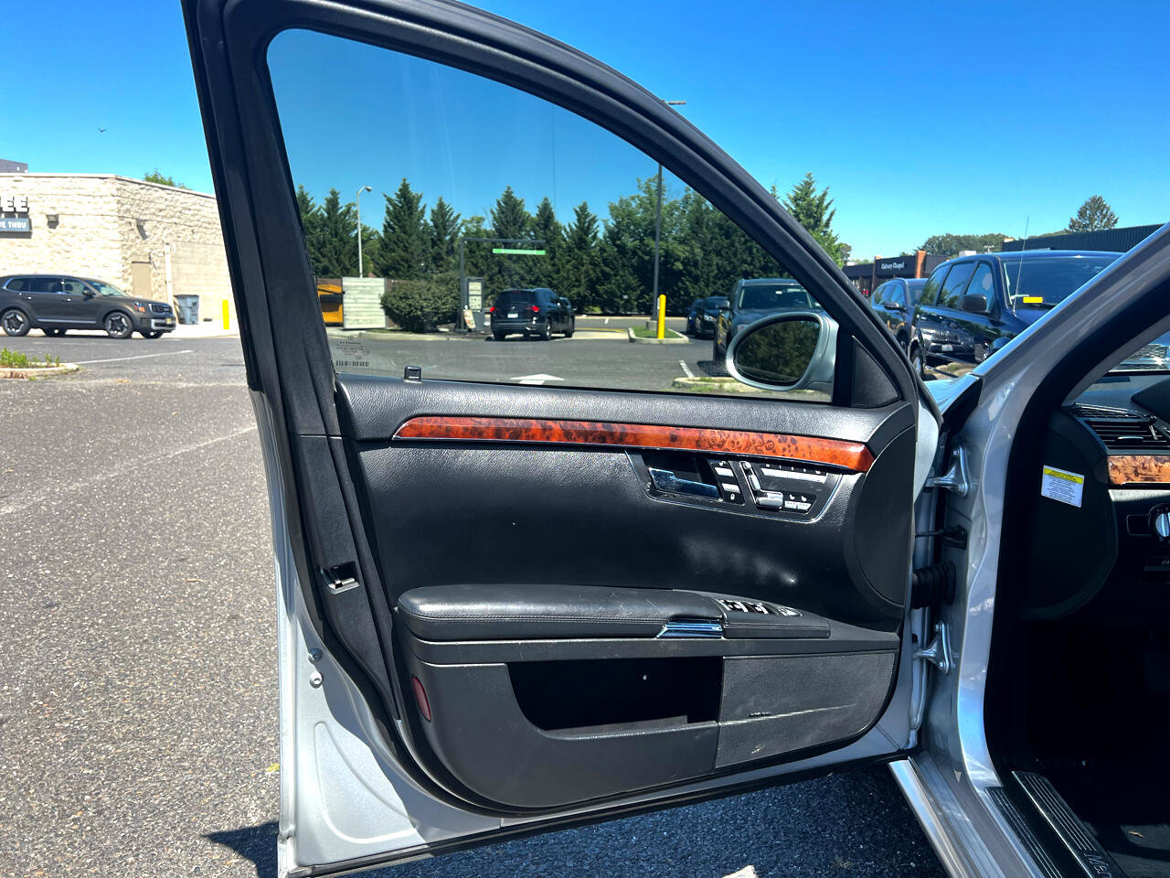 Used 2009 Mercedes-Benz S 550 4MATIC image 9