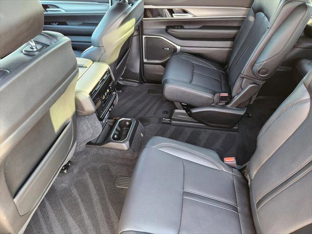 Certified 2025 Jeep Wagoneer Series II image 40