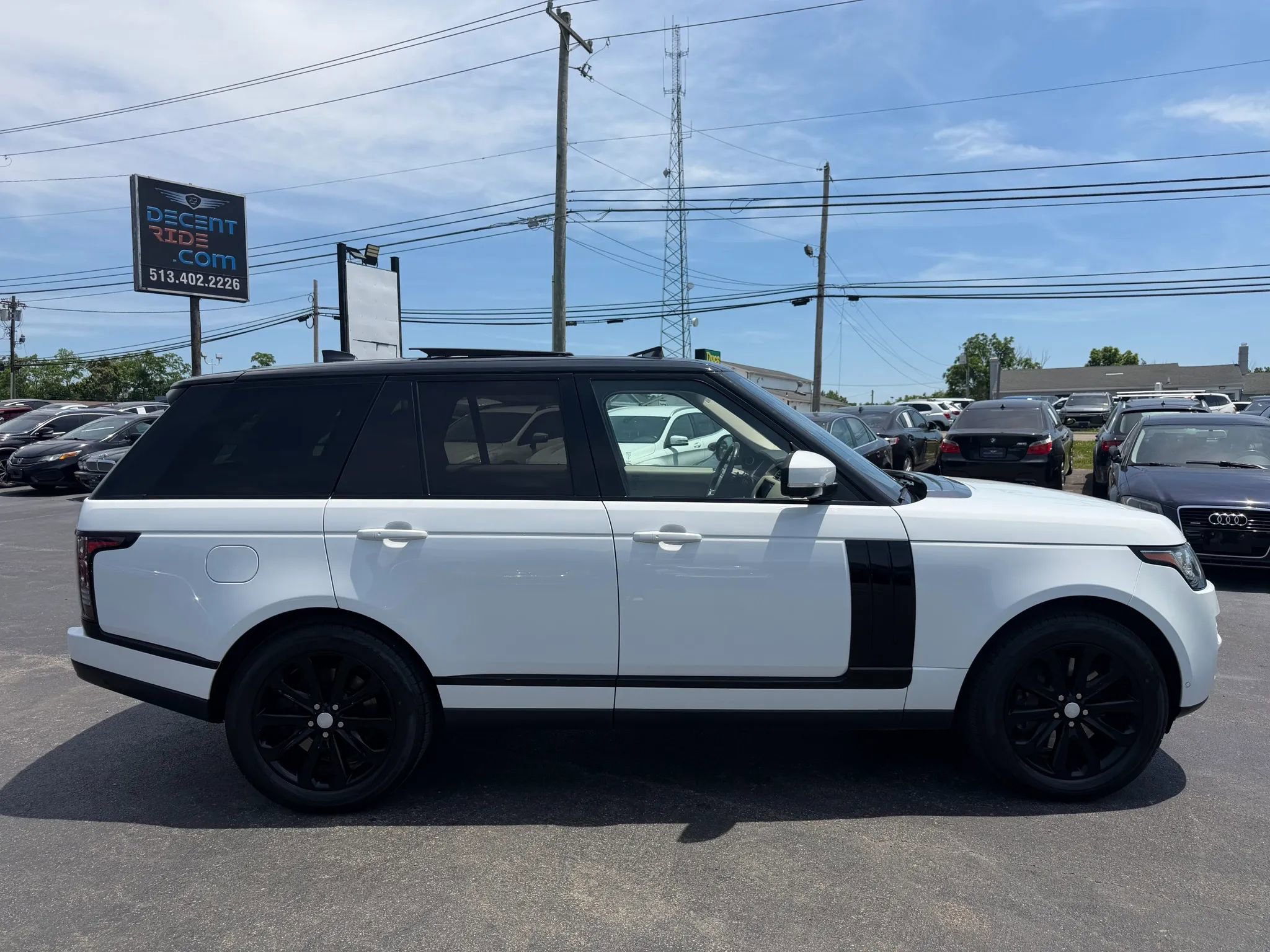 Used 2017 Land Rover Range Rover HSE AWD/4WD image 2