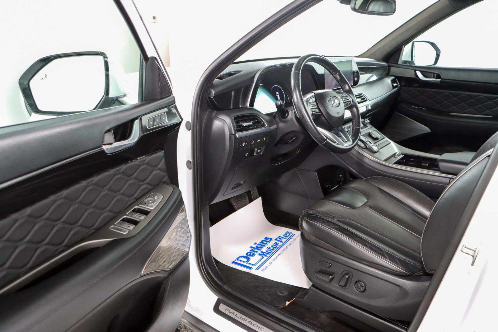 Used 2022 Hyundai Palisade Calligraphy w/ Cargo Package image 3
