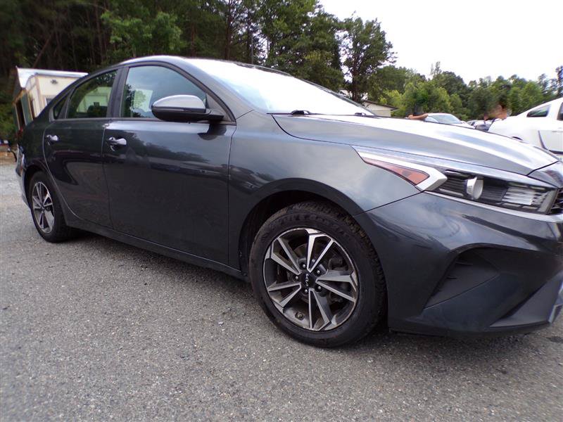 Used 2023 Kia Forte LXS w/ LXS Technology Package FWD image 4
