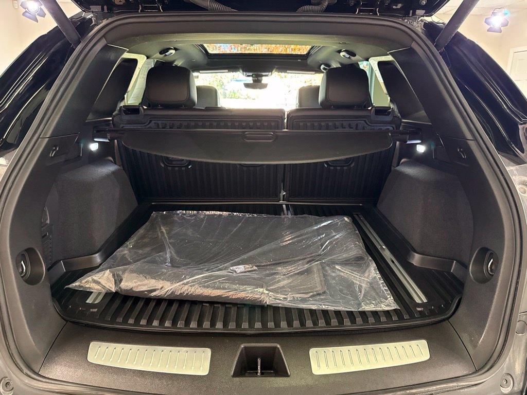Used 2026 Cadillac XT5 Sportv w/ LPO, Floor Liner Package AWD/4WD image 12