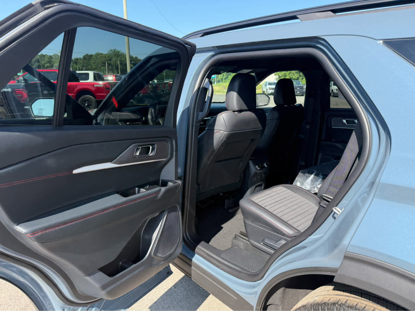 New 2025 Ford Explorer ST-Line image 17