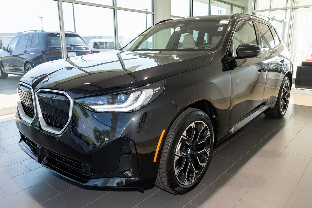 Used 2026 BMW X3 xDrive30i w/ Premium Package AWD/4WD image 3