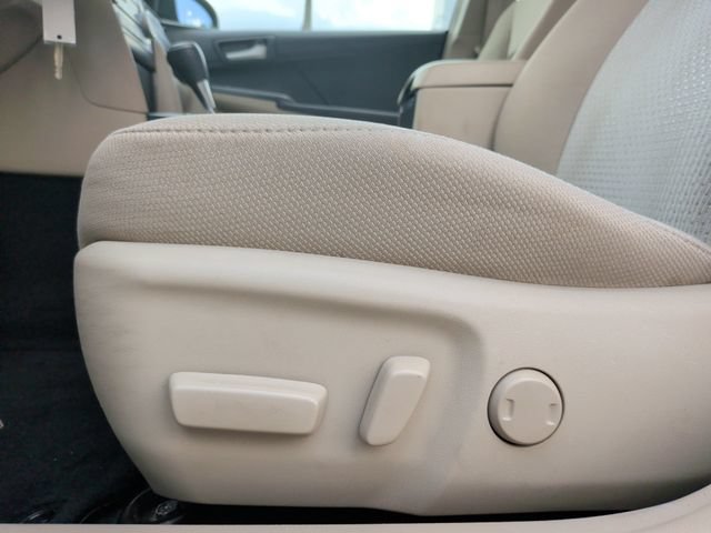 Used 2012 Toyota Camry LE FWD image 14