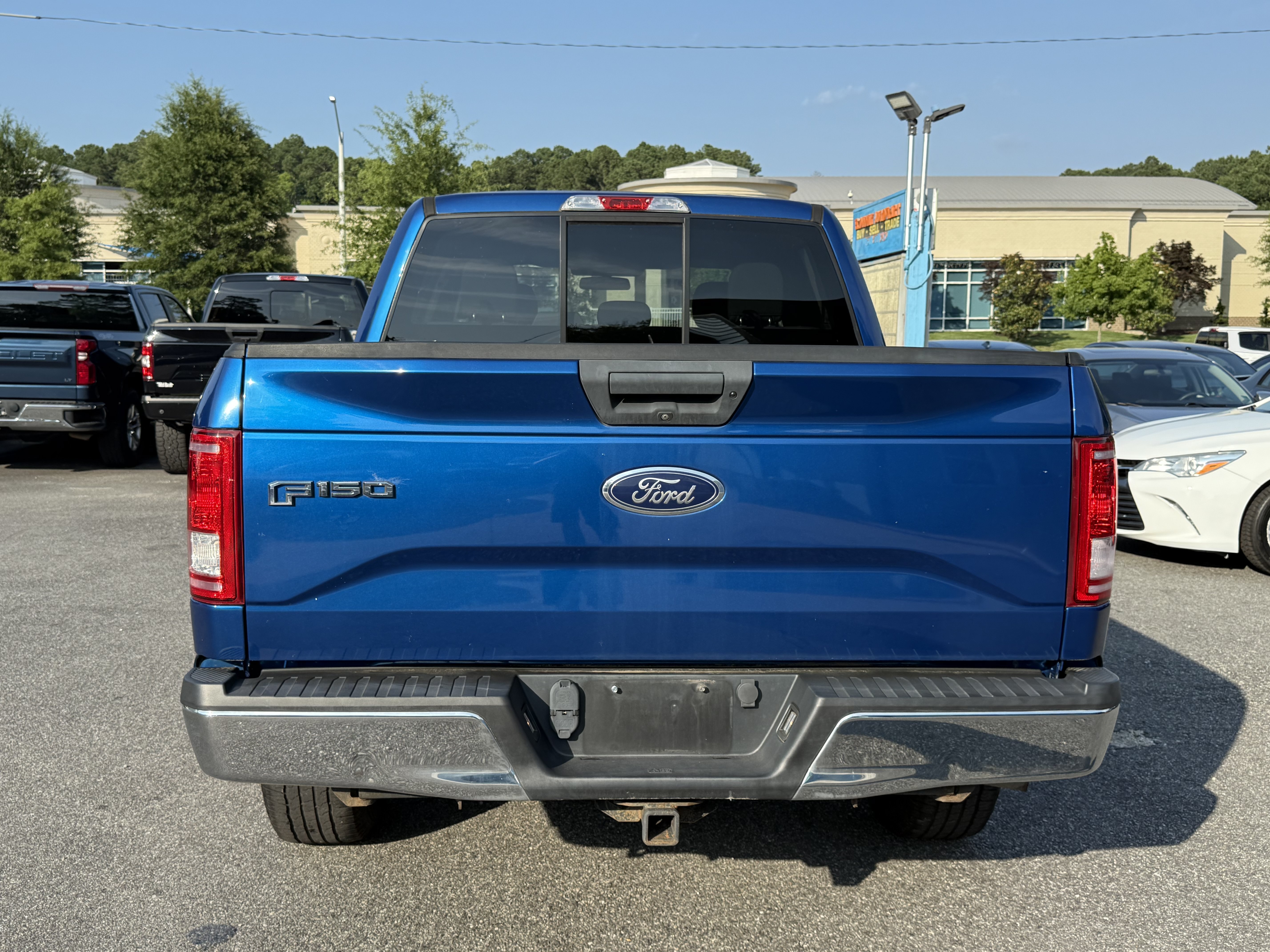 Used 2017 Ford F150 XLT w/ Trailer Tow Package AWD/4WD image 6