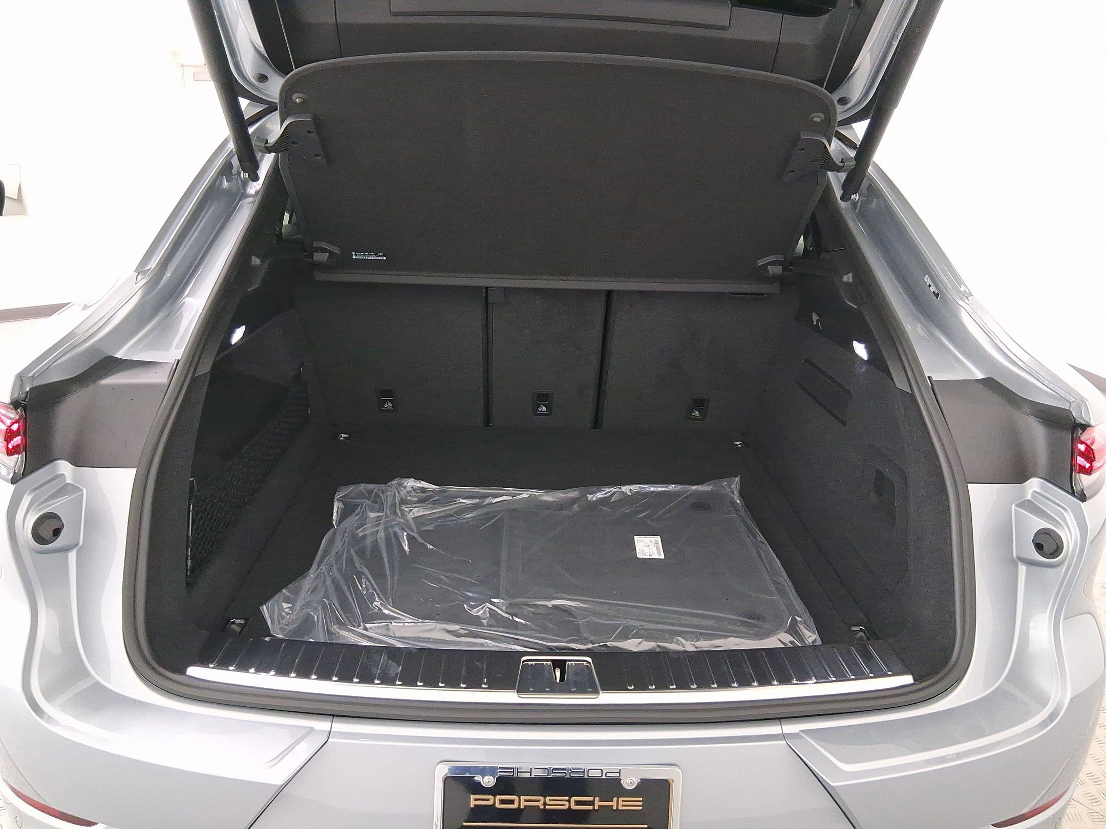 New 2026 Porsche Cayenne Coupe image 33