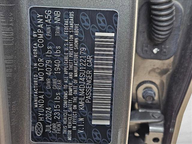 Used 2025 Hyundai Elantra Limited image 25