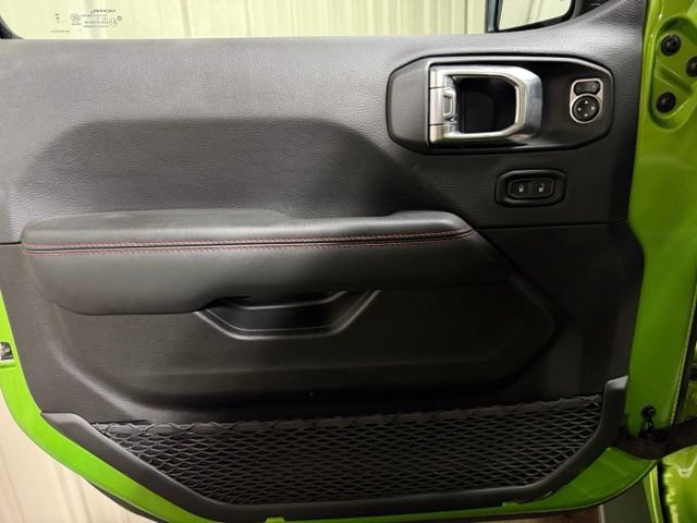 Used 2025 Jeep Wrangler Unlimited Rubicon w/ Convenience Group AWD/4WD image 12